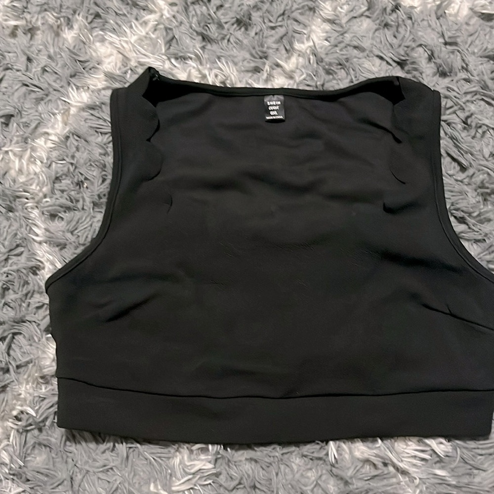 Black Scallop crop top